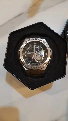 TURUN HARGA.. FOR SALE GSHOCK GST 210D SECOND NORMAL PEMAKAIAN