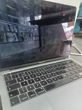 Macbook Pro 2020 (i3)