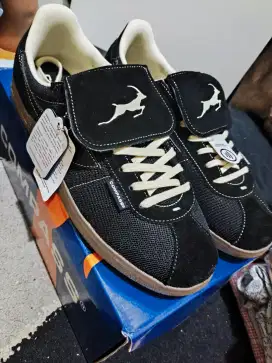 Sepatu Compass Tribune Home Black