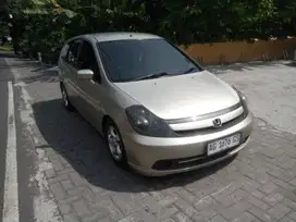 Honda stream 1.7 plat ag 2005 agris mobil bekas sekoto kediri