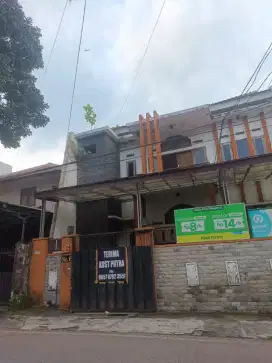 Pasutri Penjaga Kos