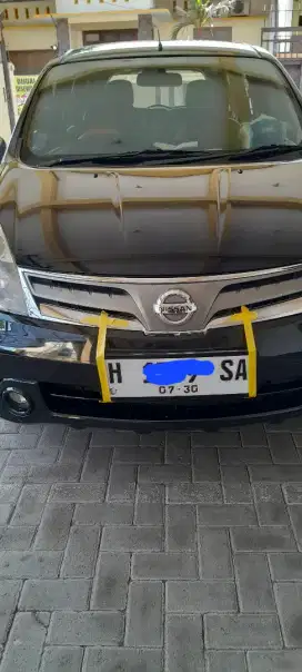 Di jual mobil grand livina 2013