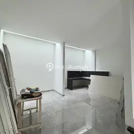 DIJUAL VILLA JALAN PASAR III KOMPLEK ASTON VILLA - DAERAH KRAKATAU