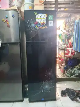 Kulkas Sharp 2 pintu sj-317