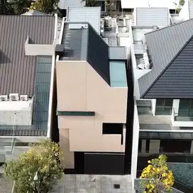 Dijual Rumah Modern Japanese Pakuwon Indah Mansion Surabaya Barat