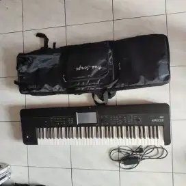 Keyboard merk korg krome 73keys istimewa plus gigbag tebal