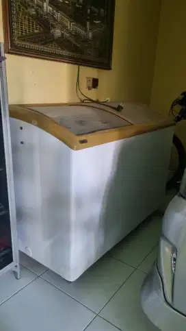 Freezer Haier bekas eskrim aice