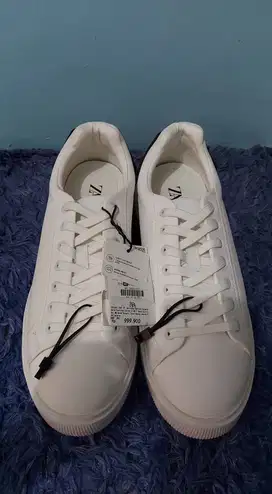 Sepatu Zara Unisex