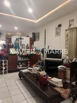 RUMAH KOST ATAU HUNIAN DEKAT PASAR MODERN BSD NUSALOKA