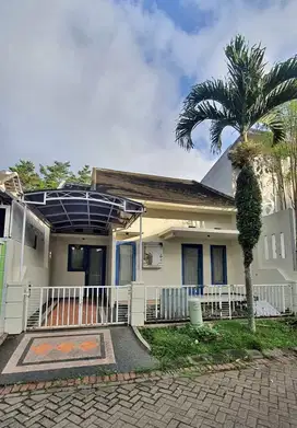 Rumah Permata Jingga Suhat