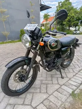 Kawasaki W175 SE thn 2018 Hitam Metalik Odo 8rb Jrang Pakai Koko Motor
