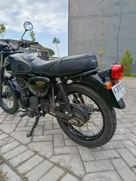 Kawasaki W175 SE thn 2018 Hitam Metalik Odo 8rb Jrang Pakai Koko Motor