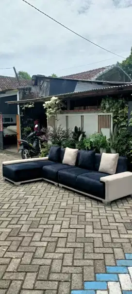 Sofa sudut minimalis modern