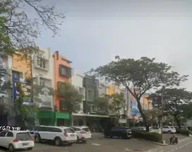 Ruko Asia Tropis , Boulevard 3Lantai siap pakai di Harapan Indah