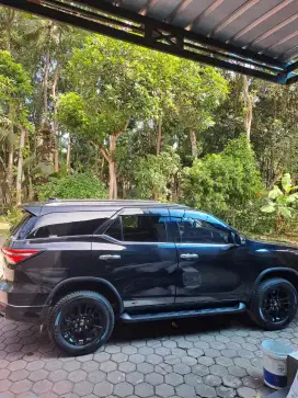 Fortuner 2024 VRZ GR Sport 2.8 Hitam