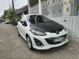 di jual mazda 2