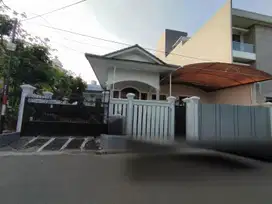 Disewakan rumah di Jl. Agung Permai, Sunter