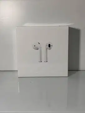 AIRPODS WITH CHARGING CASE