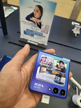 SAMSUNG Z FLIP7 FREE UPGRADE 512 GB BONUS DAN DISKON UP 9 JUTA