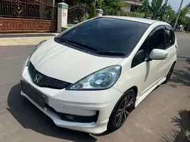 Jazz putih 2011 matic
