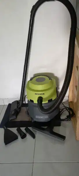 Vacuum cleaner modena z823