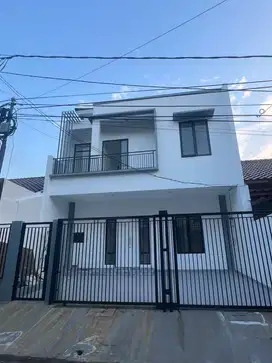 Dijual Brand New House di Regensi Melati Mas Serpong Tangerang Selatan