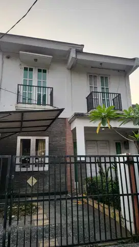 Disewakan Rumah 2 Lantai di Tole Iskandar Depok Jawa Barat