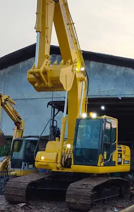 Dijual Excavator Komatsu PC200-8MO Tahun 2015