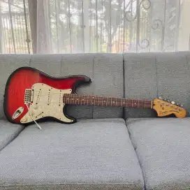 Squier by fender stratocaster deluxe standard QMT