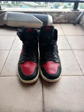NIKE AIR JORDAN 1 BRED