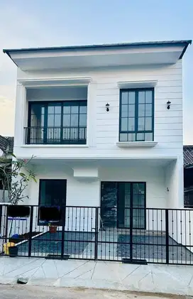 Dijual Rumah 2 lt Baru Siap huni Cakep di Nusaloka BSD