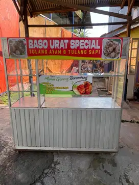 etalase kaca tinggi