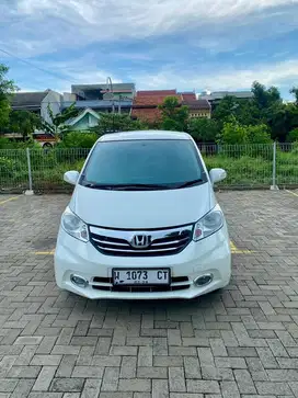 Honda freed E AT 2012