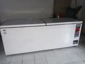 Freezer box second bekas 1200 L GEA