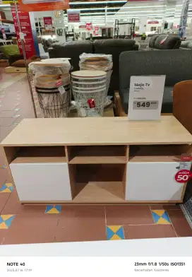 Meja TV minimalia
