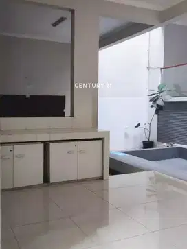 Disewa Rumah Split Level Di Kebayoran Bintaro Jaya Sektor 7