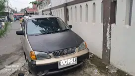 Dijual Kia Carens I AT tahun 2000