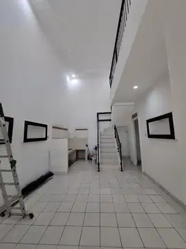 DIJUL RUMAH 2 LANTAI SIAPHUNI KOTA WISATA CIBUBUR BOGOR
