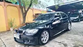 Dijual BMW 320i (2008)