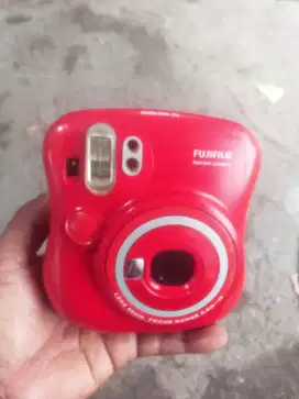 Came Fujifilm instax mini 25