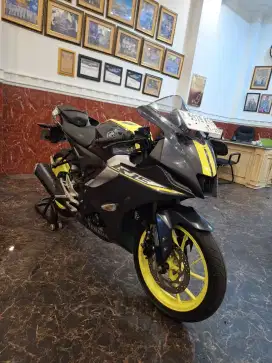 DP 0 YAMAHA R15 V4 NEW COLOR *S&K Berlaku ( Free Helm, Oli, Service )