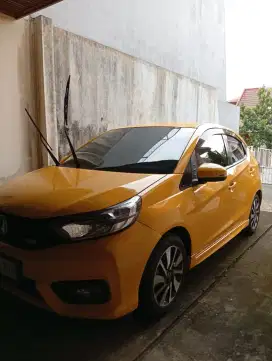 Honda BRIO RS facelift MT 2019 kuning