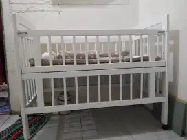 Baby box ( tempat tidur bayi )