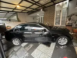 Mercedes benz c200 w204 CGI 2011 low km antik mulus full ori