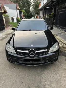 Mercedes benz c200 w204 CGI 2011 low km antik mulus full ori