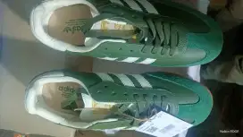 sepatu adinda kondisi baru