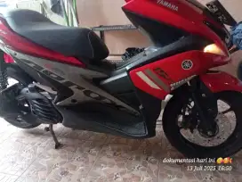 Motor aerox merah