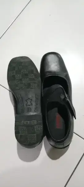 sepatu fantofel wanita