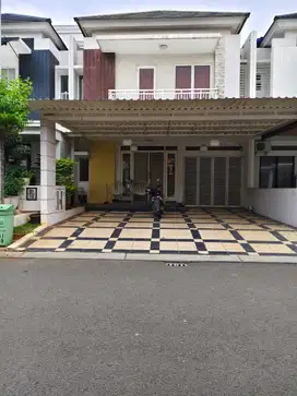 Rumah dekat mall di Acacia Summarecon Bekasi