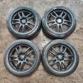 Velg Mobil WORK Emotion Kiwami R17 dan Ban